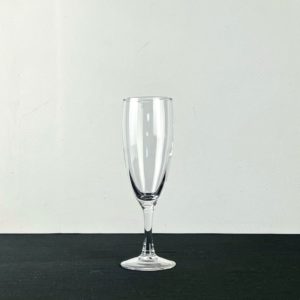 Flute à champagne en verre pour réception à Rennes